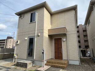 奥村貸戸建の物件外観写真